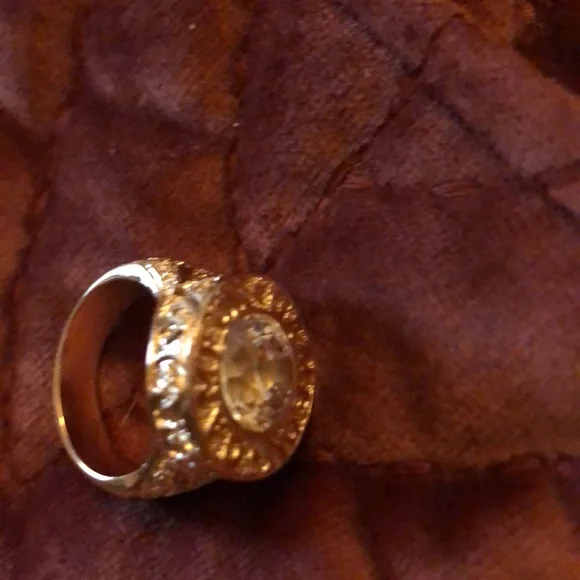 Ring - Picture 2 of 5